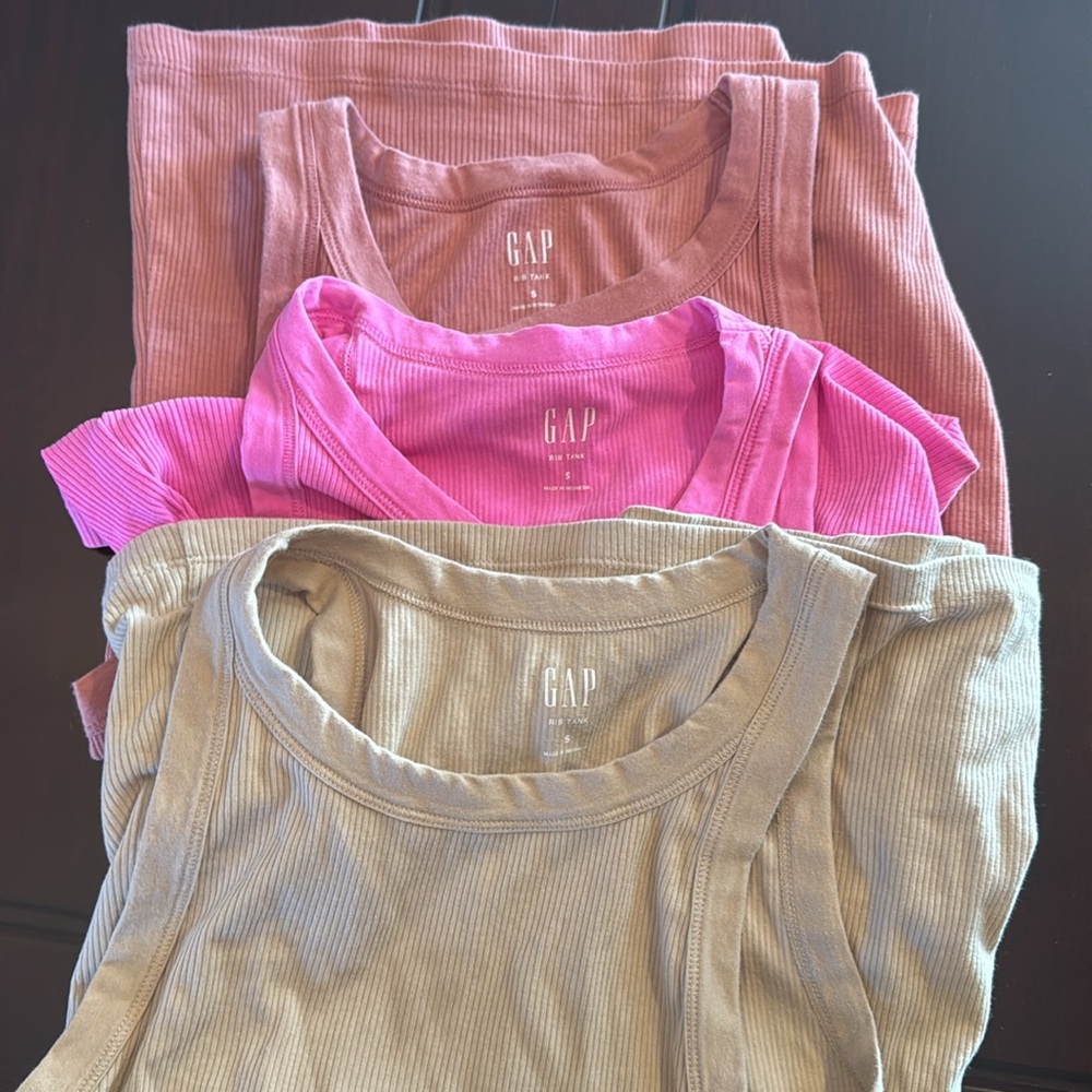 Gap-Set of three tanks, 3 colors, all size small, EUC
